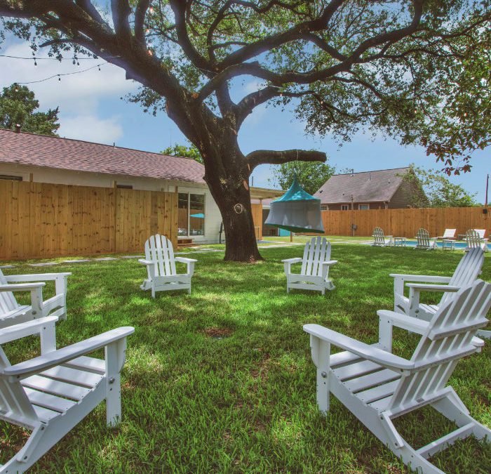 rent a pool in houston with shaded relaxing area